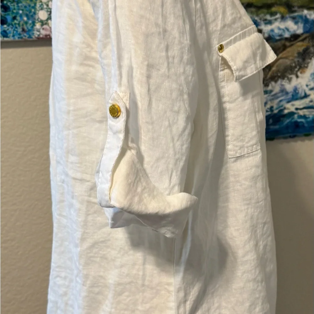 Ellen Tracy White V-Neck Top with Gold Accents - Picture 3 of 6